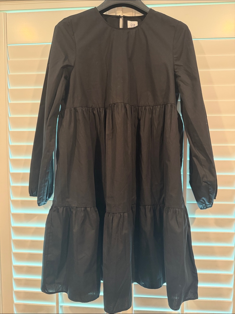 GAP Black Tiered Long-Sleeve Maternity Dress